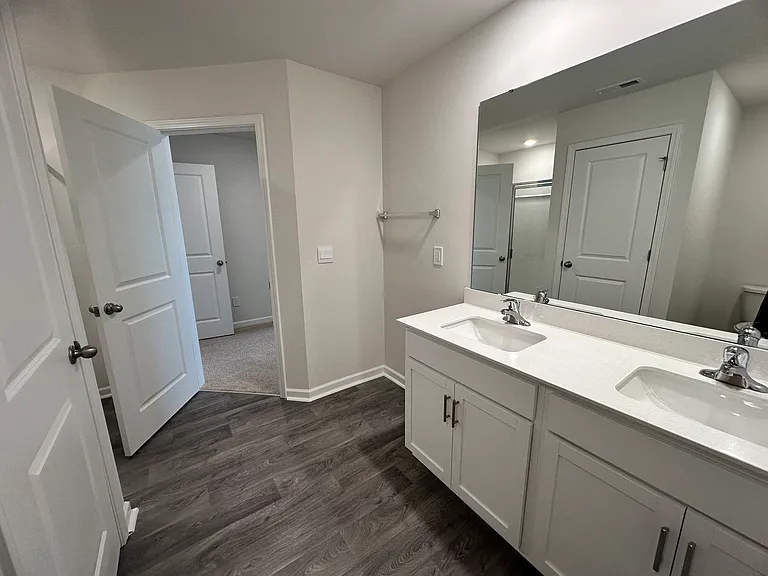 1351 Amberview Ln — Photo 43