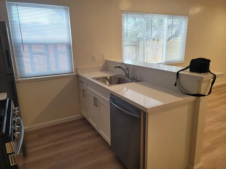 2414 Sacramento St #2 — Photo 7