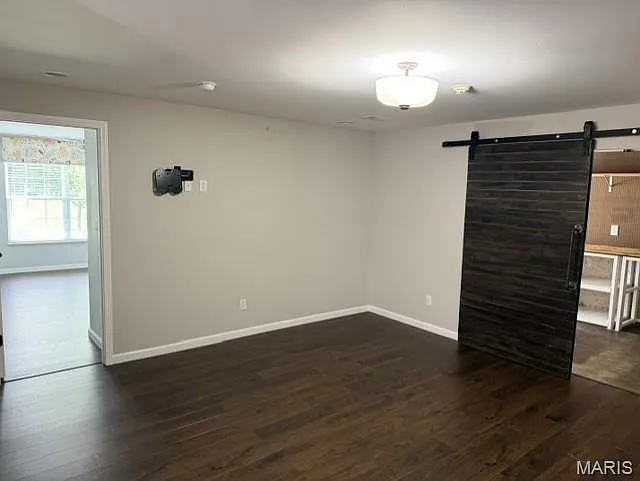 1205 Simeon Dr — Photo 25