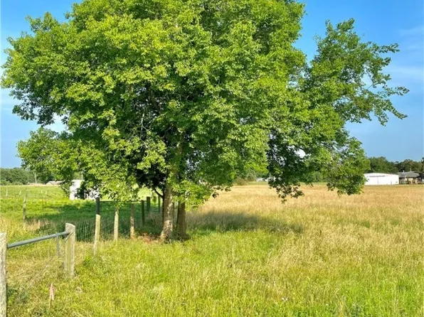 Hollow Heights Dr, Bryan, TX 77808