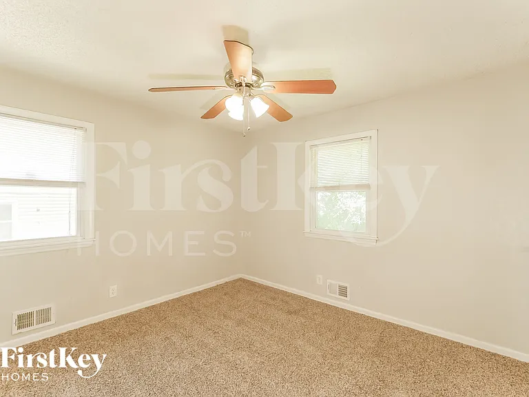 9807 Drury Ave — Photo 12