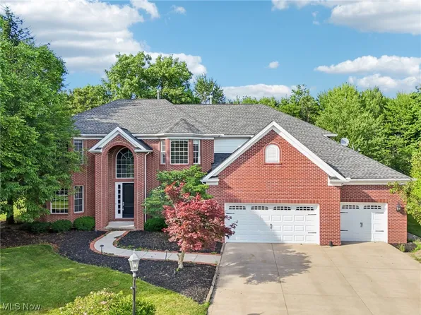 19307 Araglin Ct, Strongsville, OH 44149