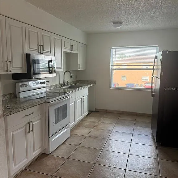 712 Michigan Ct #3 — Photo 2