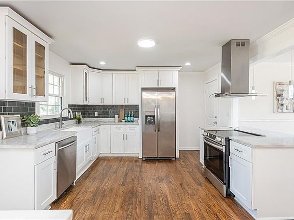 4th image of 2982 Toney Dr