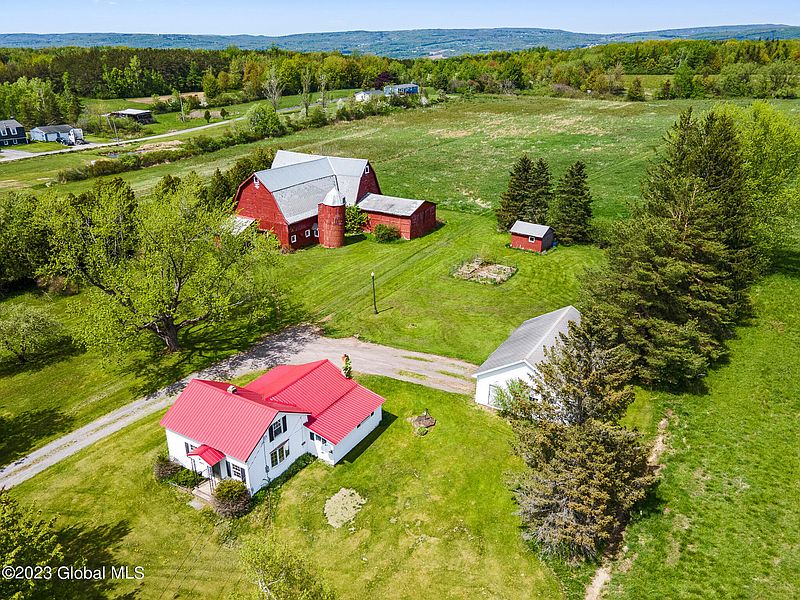 2nd image of 443 Dutch Hill Road