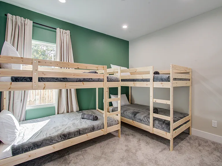 8320 Curry Rd — Photo 20