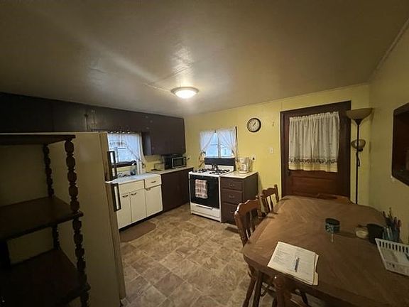 5th image of 144 Pike Street