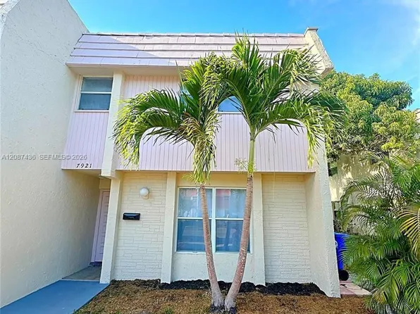 7921 SW 9th St, North Lauderdale, FL 33068
