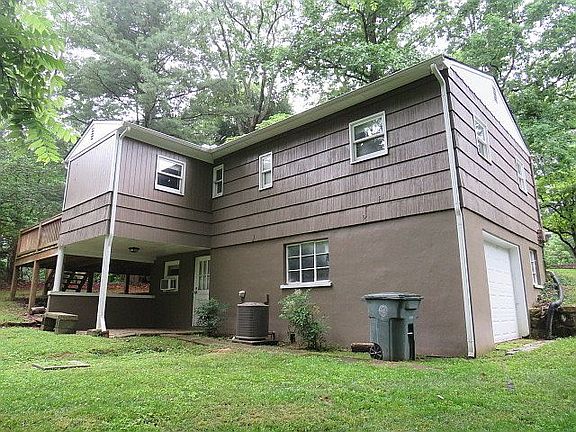 3rd image of 1176 James Blvd