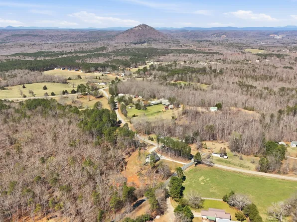 24 Brock Rd, Toccoa, GA 30577