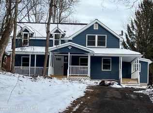 106 Burry Ln, Cresco, PA 18326