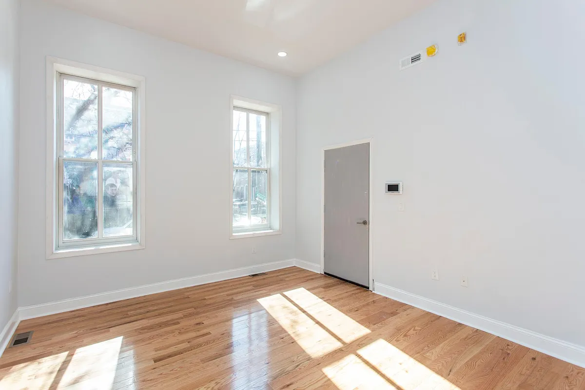 Building Photo - 1629 Wallace St #1F
