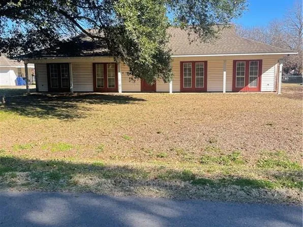 720 E Charles Dr, Simmesport, LA 71369