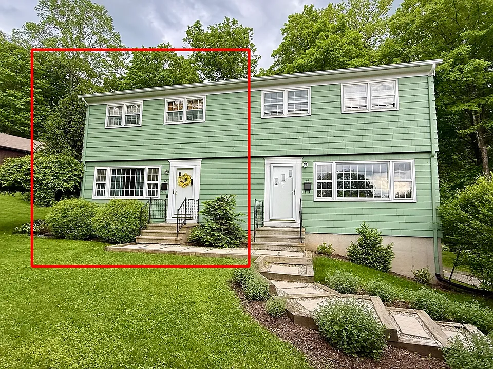 46 Topstone Dr