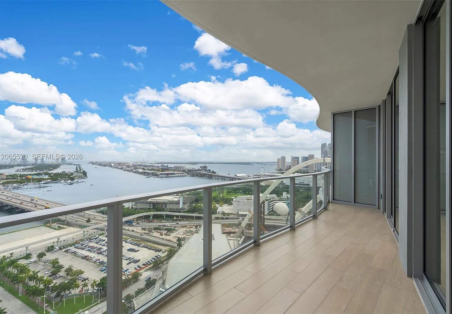 Casa Bella Residences — Photo 1