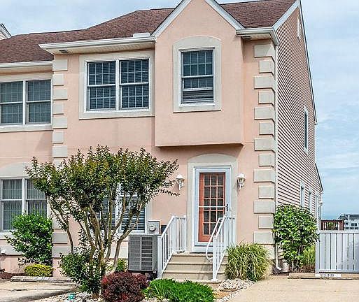 2nd image of 13487 Bella Vista Ln #32F5