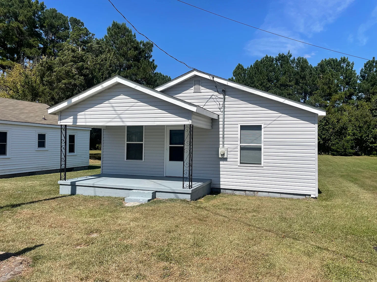2 bed, 900 sqft, $1,000 — Photo 1