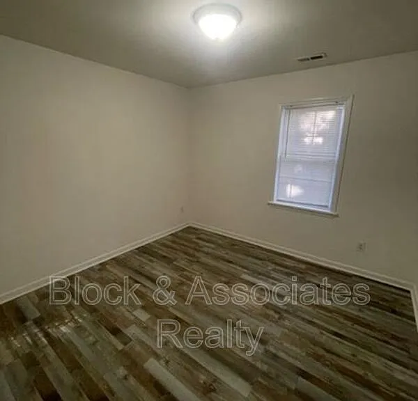 115 Farmer Rd #B — Photo 4
