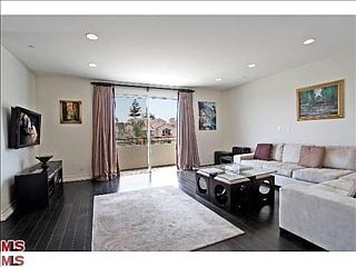 5th image of 2010 S Beverly Glen Blvd #Penthouse 1