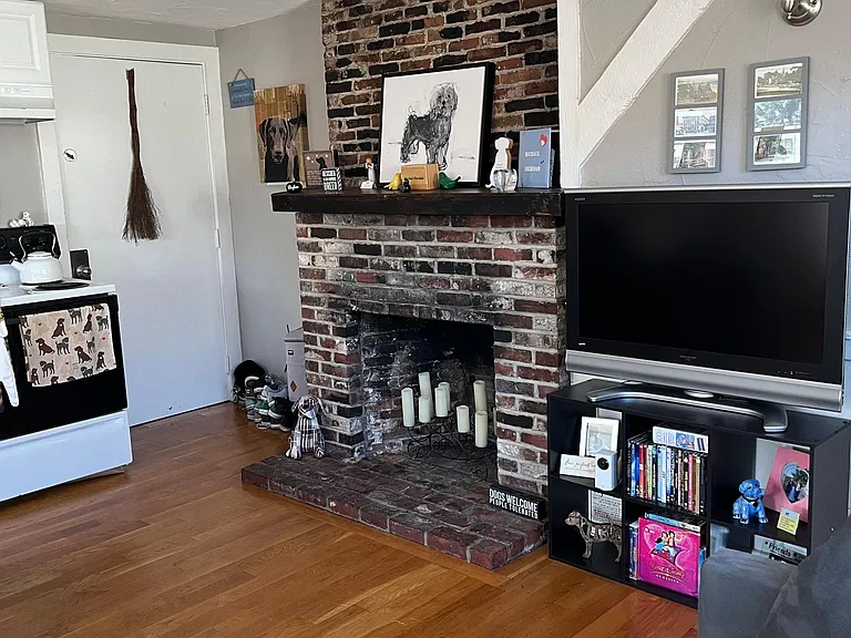 24 Lynde St #4 — Photo 13