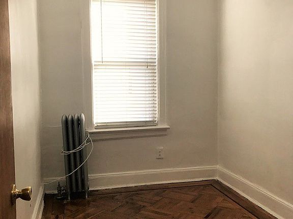 4th image of 2357 32nd St #2