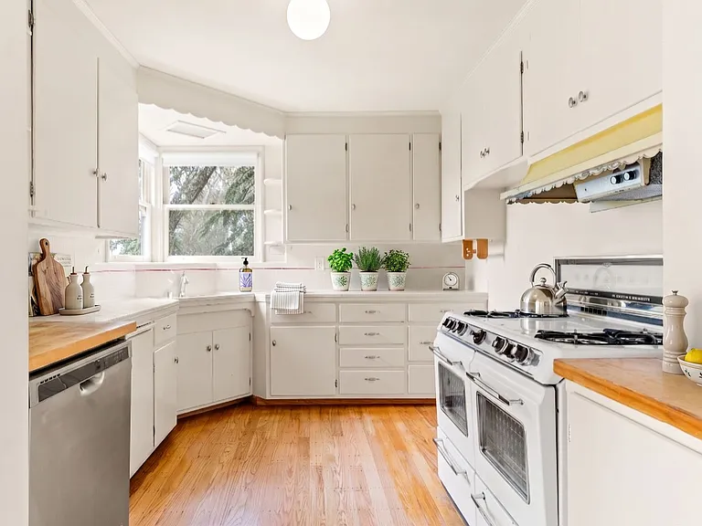 6857 Armour Dr — Photo 15