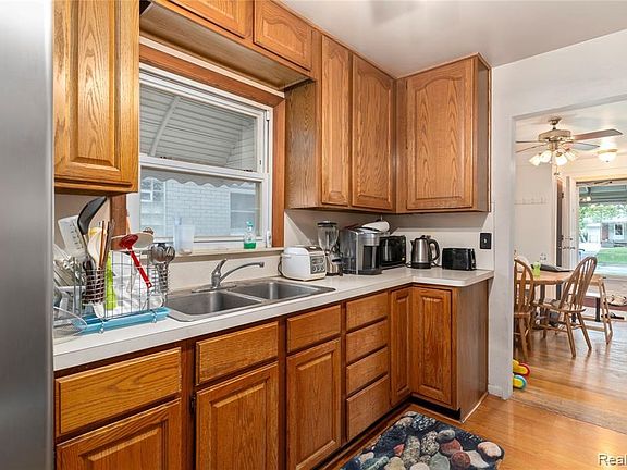 5th image of 15750 McCann St
