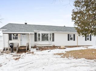 914 S 35th St, Manitowoc, WI 54220
