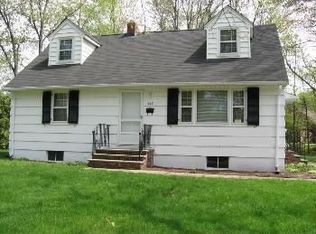 343 W Crescent Ave, Allendale, NJ 07401