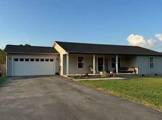522 Everville Dr, Livingston, TN 38570