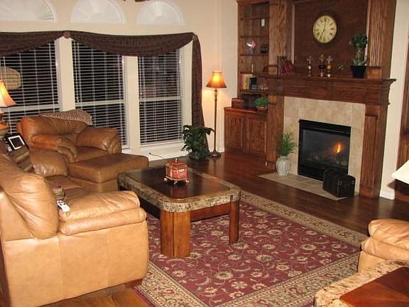3rd image of 1005 Woodcliff Dr