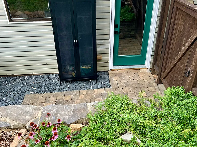 223 Little St SE — Photo 18