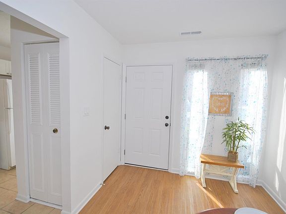 2nd image of 1438 Tenbury Dr