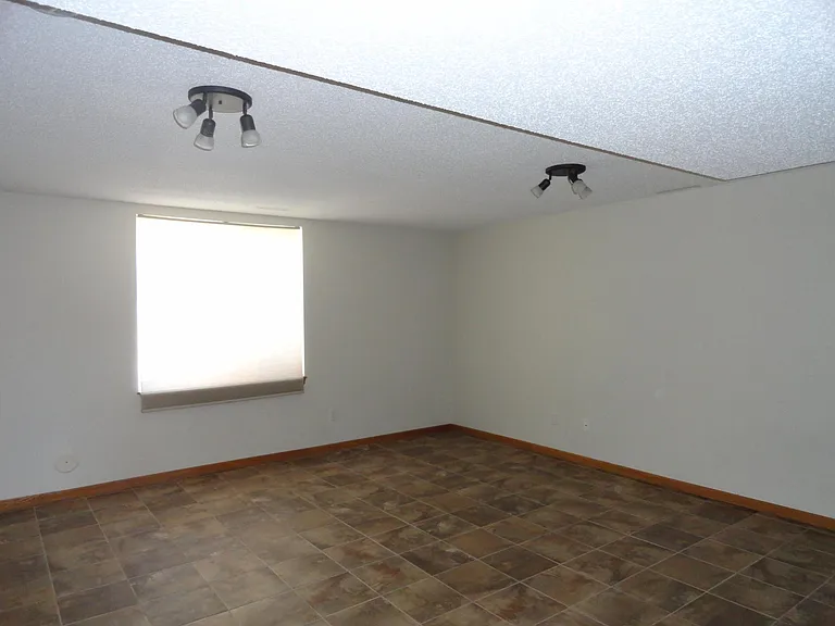 1952 Hannah Jo Ct — Photo 4
