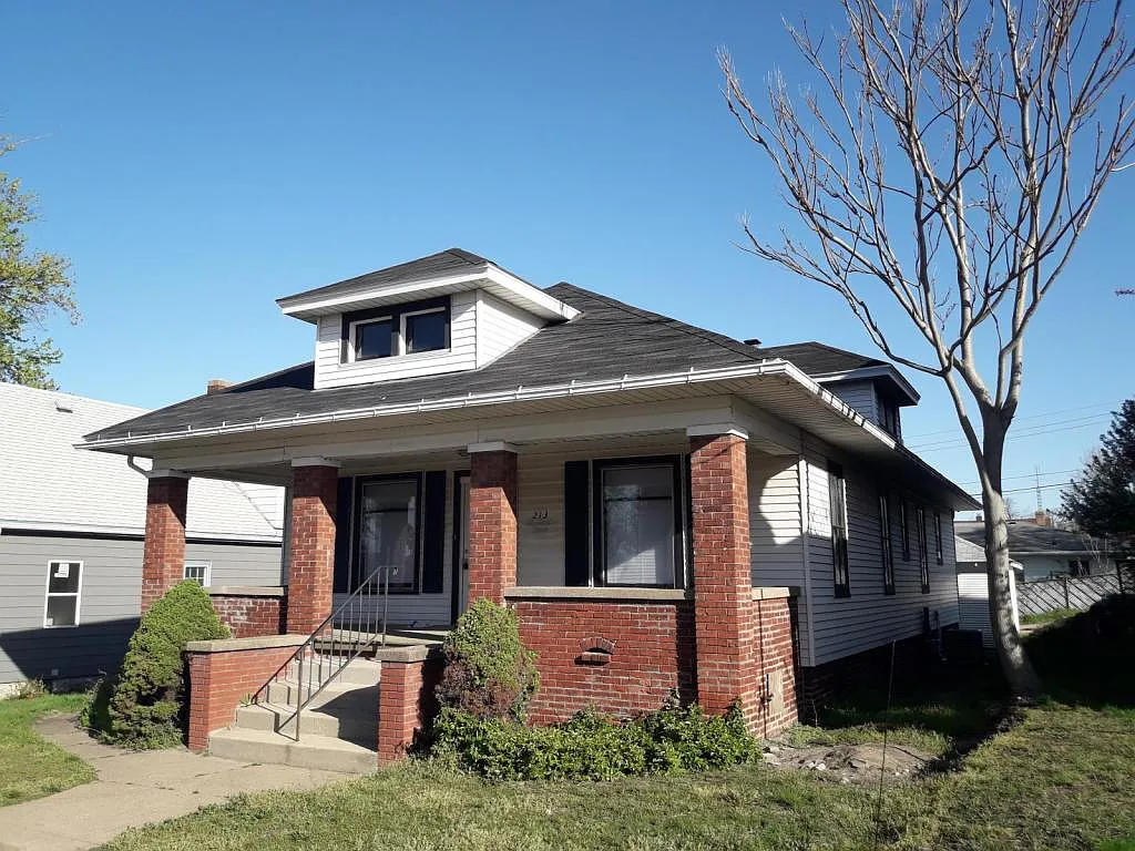213 Ann St photo 1