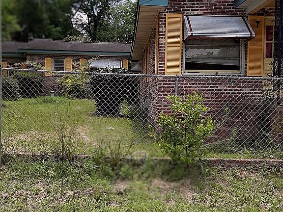 2nd image of 541 Felder St