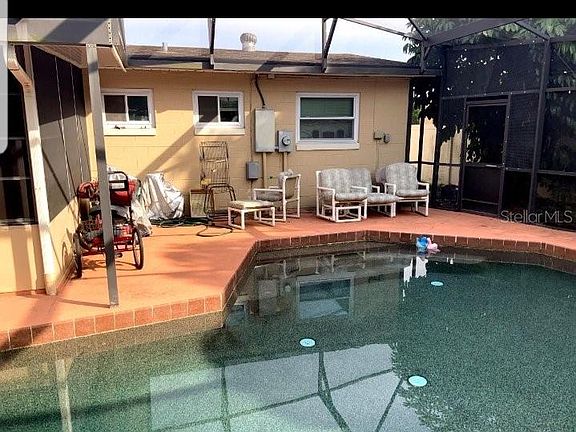 3rd image of 4070 Queen Anne Dr