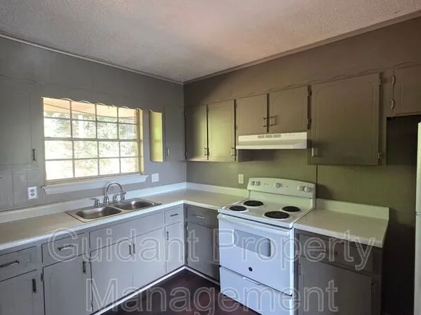 38 Manatee Ln APT 8A, Ringgold, GA 30736