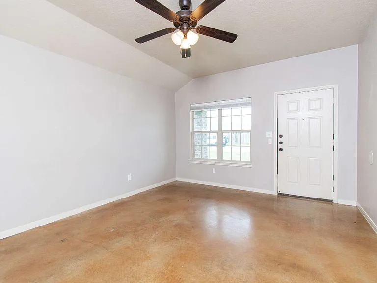 4409 Brutus Ln #B — Photo 3