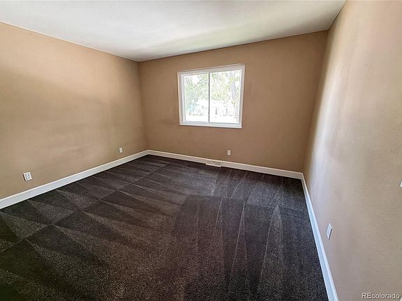 4th image of 10661 Quail Court
