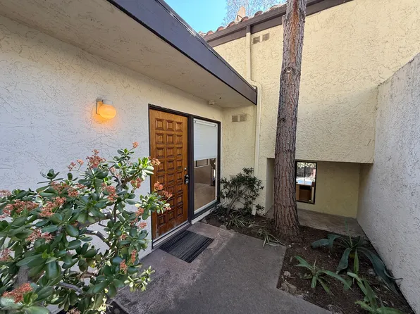 34 Caprock Ct, Glendale, CA 91206