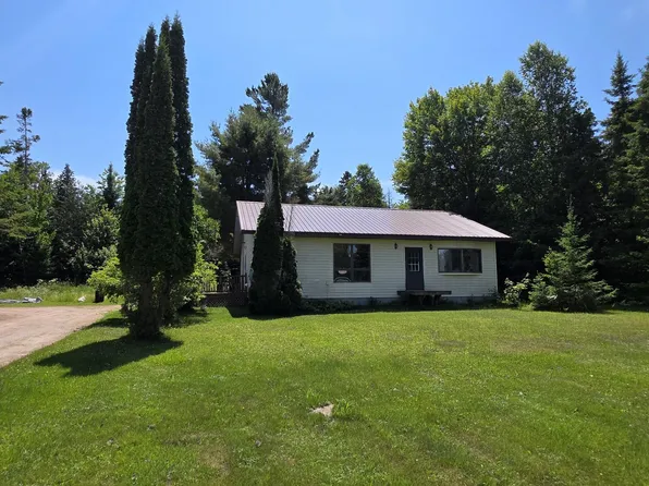 10825 W Lakeshore Dr, Brimley, MI 49715