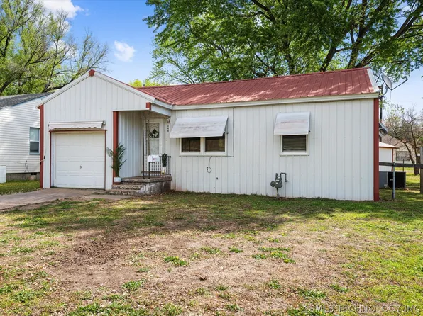 348 N Oak St, Dewey, OK 74029