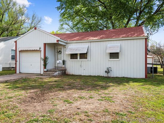 348 N Oak St, Dewey, OK 74029