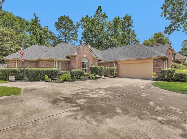 529 Stephen F Austin Dr, Conroe, TX 77302