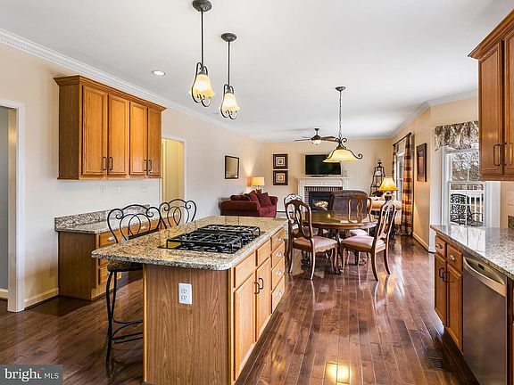 3rd image of 6086 Whippoorwill Dr