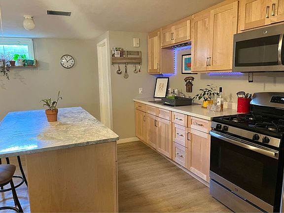 3rd image of 6514 Elmwood Ave #3