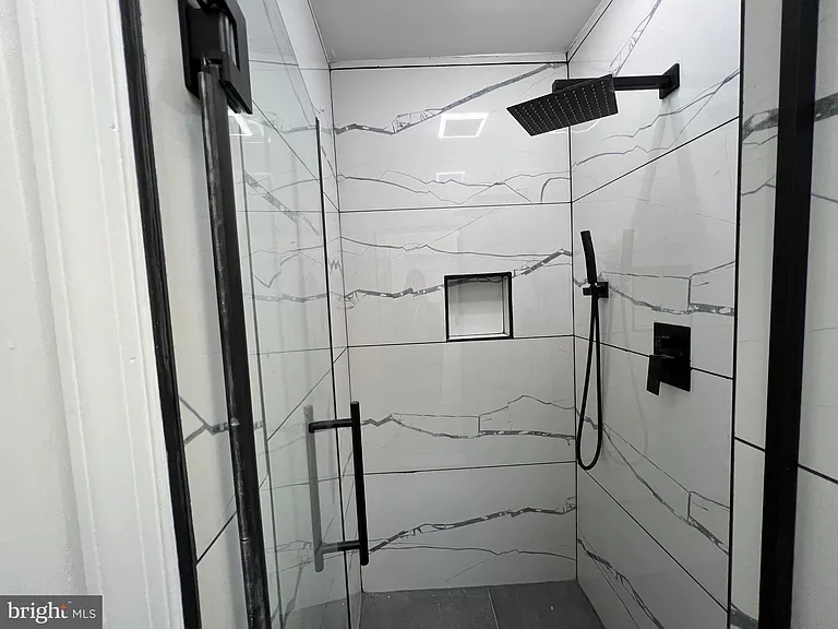 2145 Elkins Ave #B — Photo 13