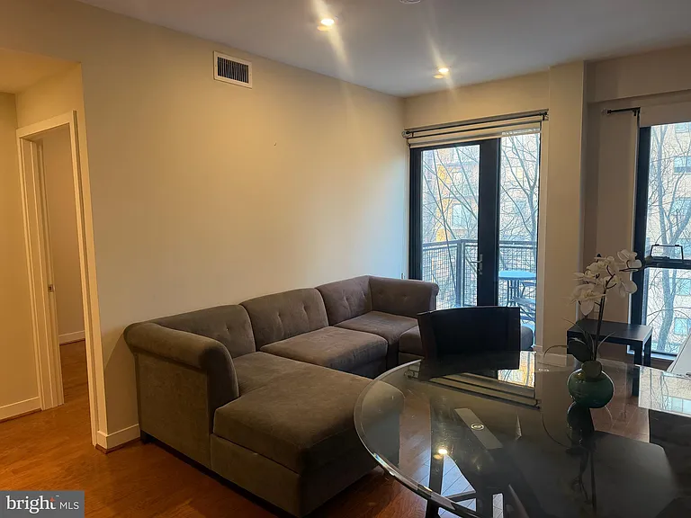 1320 Fenwick Ln #700 — Photo 16