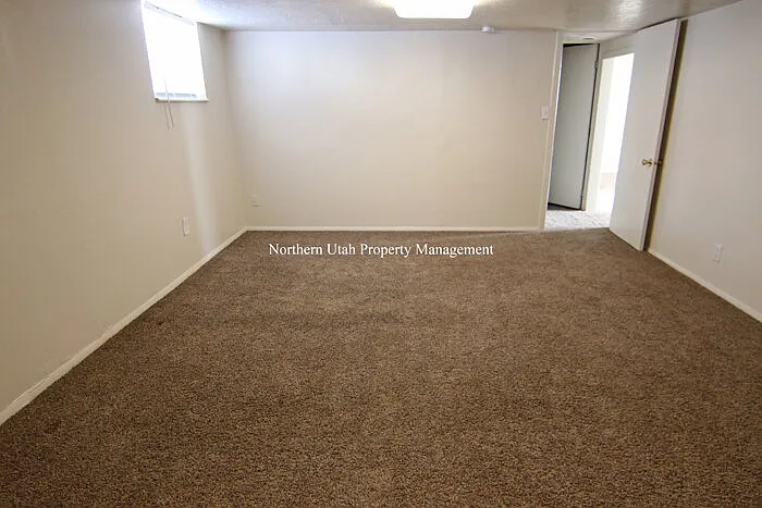 521 E 600 S — Photo 14